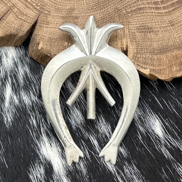 SADIE RANDOLPH Navajo Sandcast Silver Statement Naja Pin/Pendant Signed R - Picture 1 of 3